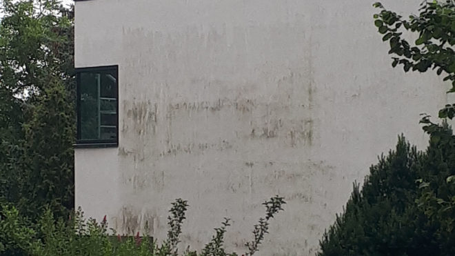 Wasserablaufspuren an der Fassade vermeiden